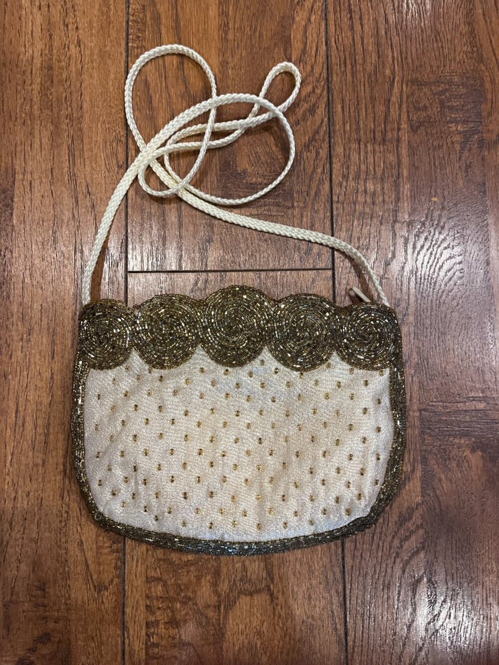 VTG. LA REGALE LTD Ivory Fancy Sequin Beaded Handmade Evening Bag